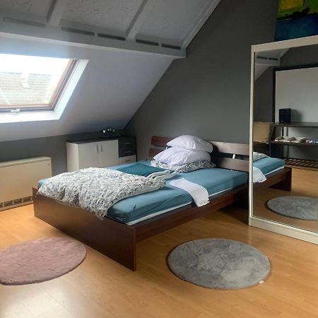 2 Room Apartament Messe Есен Екстериор снимка