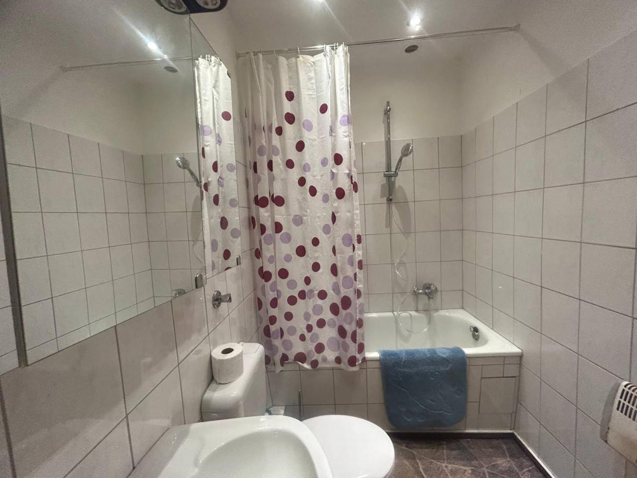 2 Room Apartament Messe Есен Екстериор снимка