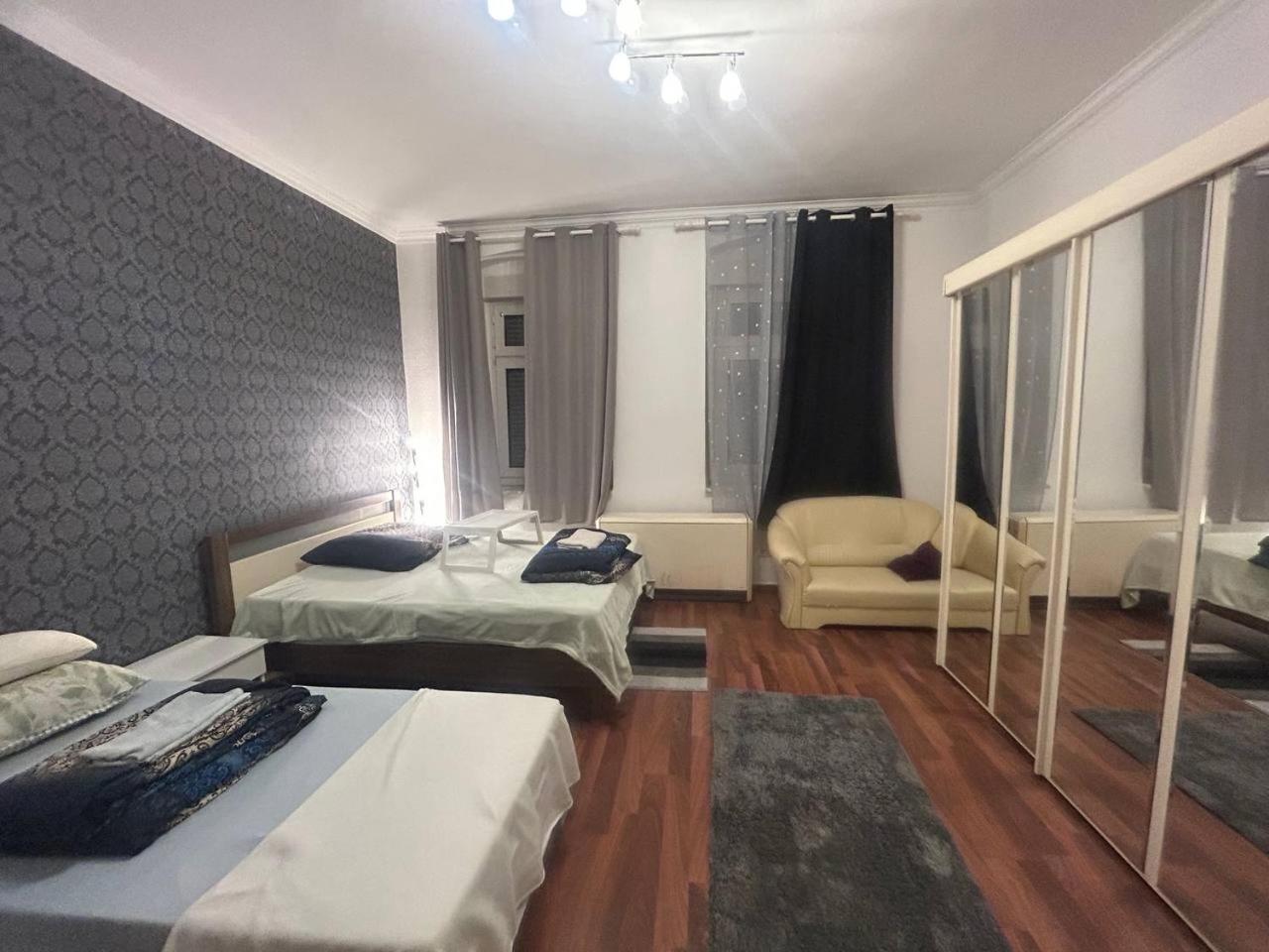 2 Room Apartament Messe Есен Екстериор снимка