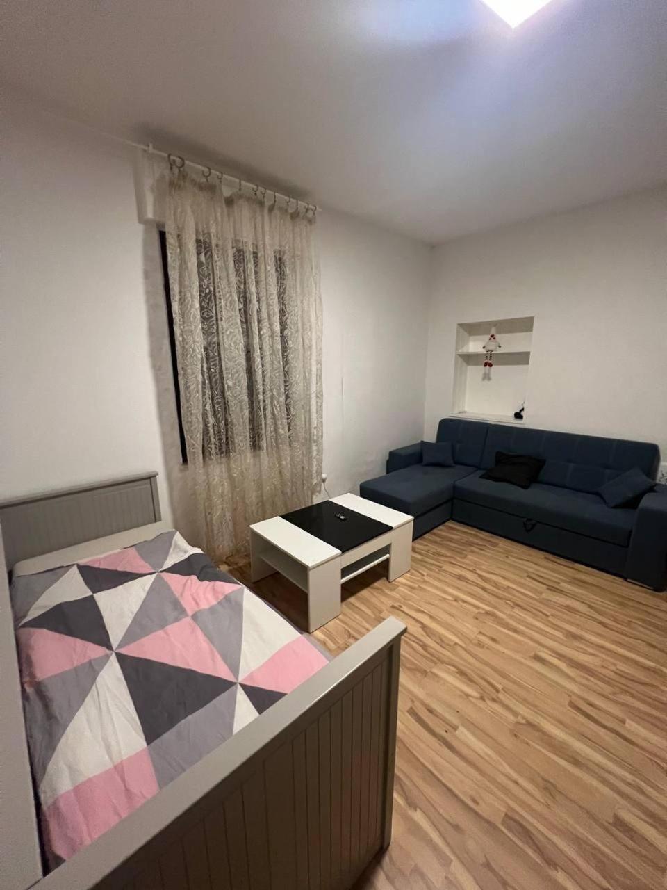 2 Room Apartament Messe Есен Екстериор снимка